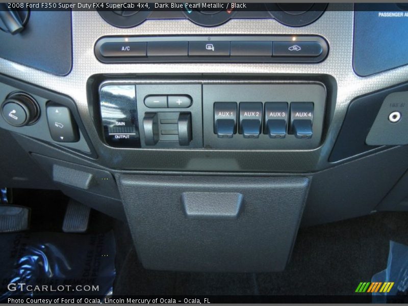 Controls of 2008 F350 Super Duty FX4 SuperCab 4x4