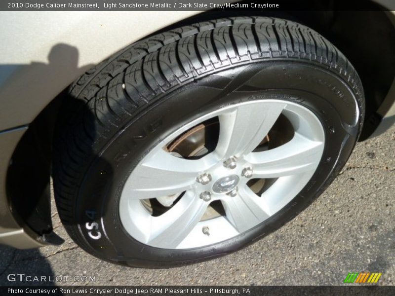 Light Sandstone Metallic / Dark Slate Gray/Medium Graystone 2010 Dodge Caliber Mainstreet