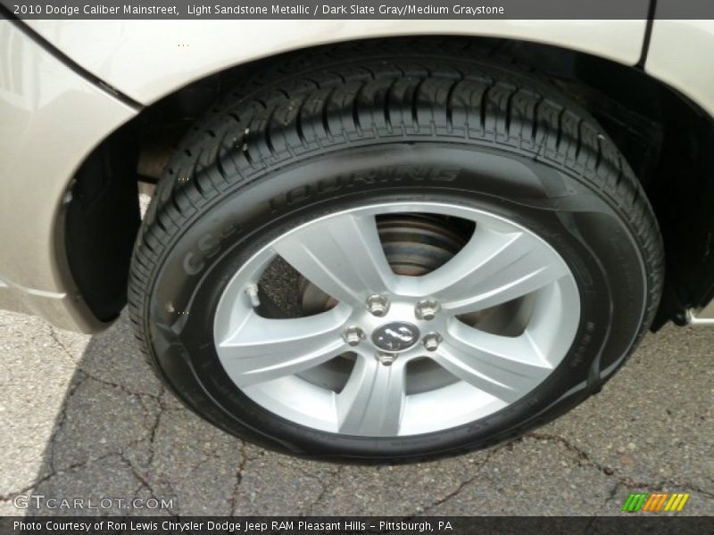 Light Sandstone Metallic / Dark Slate Gray/Medium Graystone 2010 Dodge Caliber Mainstreet