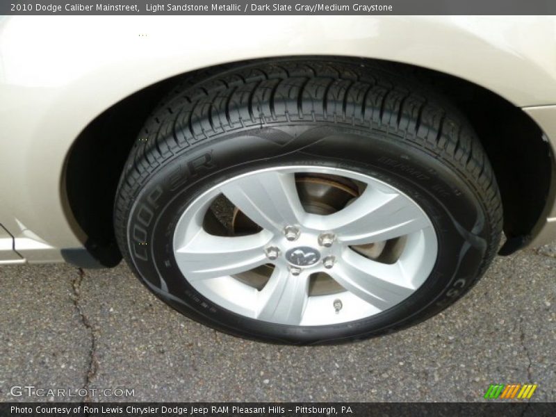 Light Sandstone Metallic / Dark Slate Gray/Medium Graystone 2010 Dodge Caliber Mainstreet
