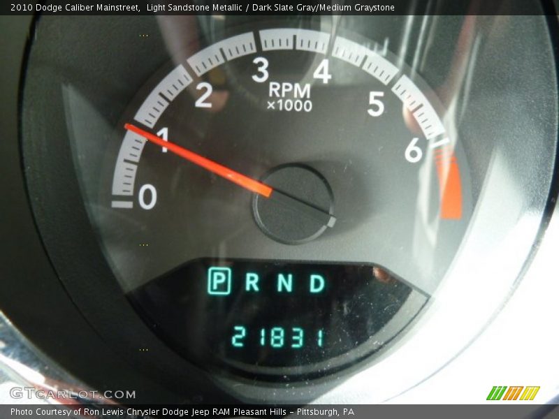 Light Sandstone Metallic / Dark Slate Gray/Medium Graystone 2010 Dodge Caliber Mainstreet