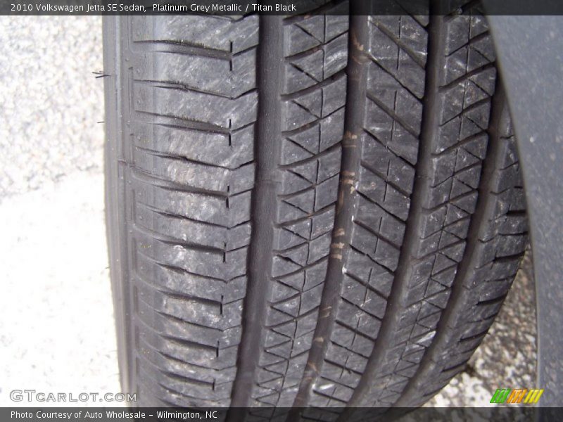 Platinum Grey Metallic / Titan Black 2010 Volkswagen Jetta SE Sedan