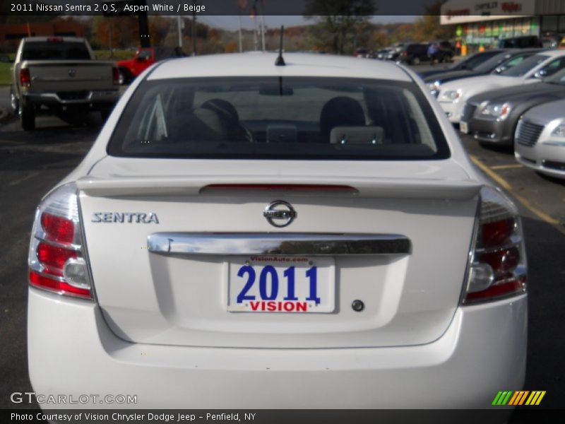 Aspen White / Beige 2011 Nissan Sentra 2.0 S