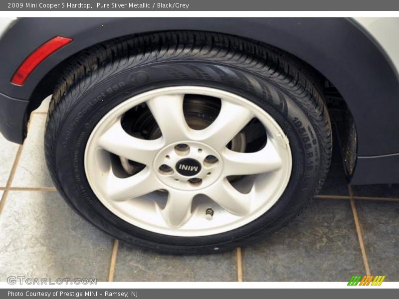 Pure Silver Metallic / Black/Grey 2009 Mini Cooper S Hardtop