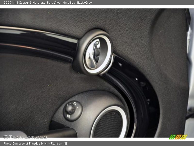Pure Silver Metallic / Black/Grey 2009 Mini Cooper S Hardtop