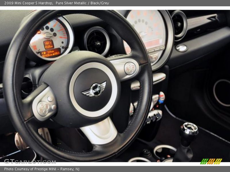 Pure Silver Metallic / Black/Grey 2009 Mini Cooper S Hardtop