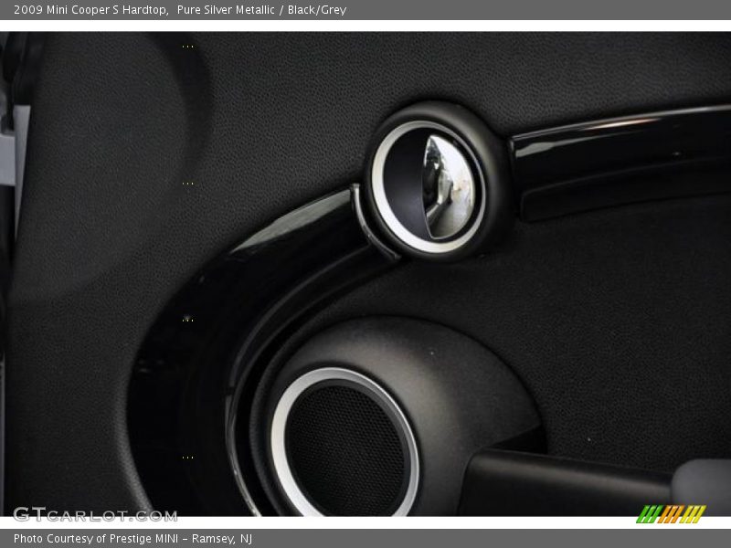 Pure Silver Metallic / Black/Grey 2009 Mini Cooper S Hardtop