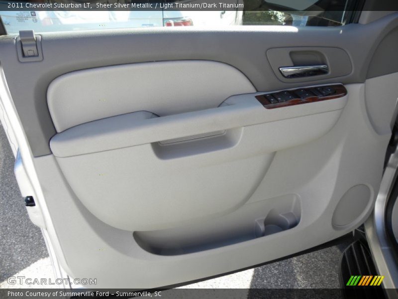 Sheer Silver Metallic / Light Titanium/Dark Titanium 2011 Chevrolet Suburban LT