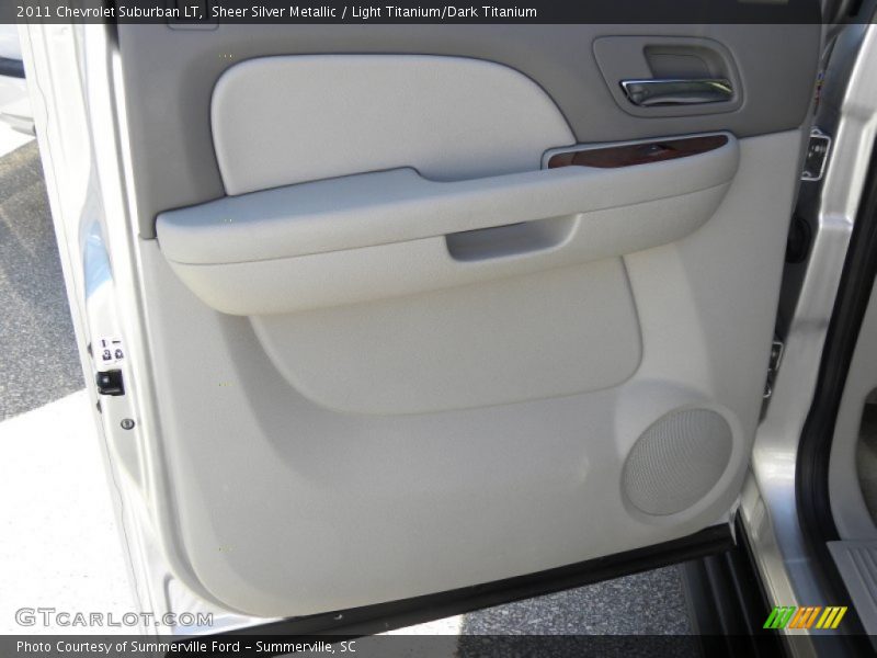 Sheer Silver Metallic / Light Titanium/Dark Titanium 2011 Chevrolet Suburban LT