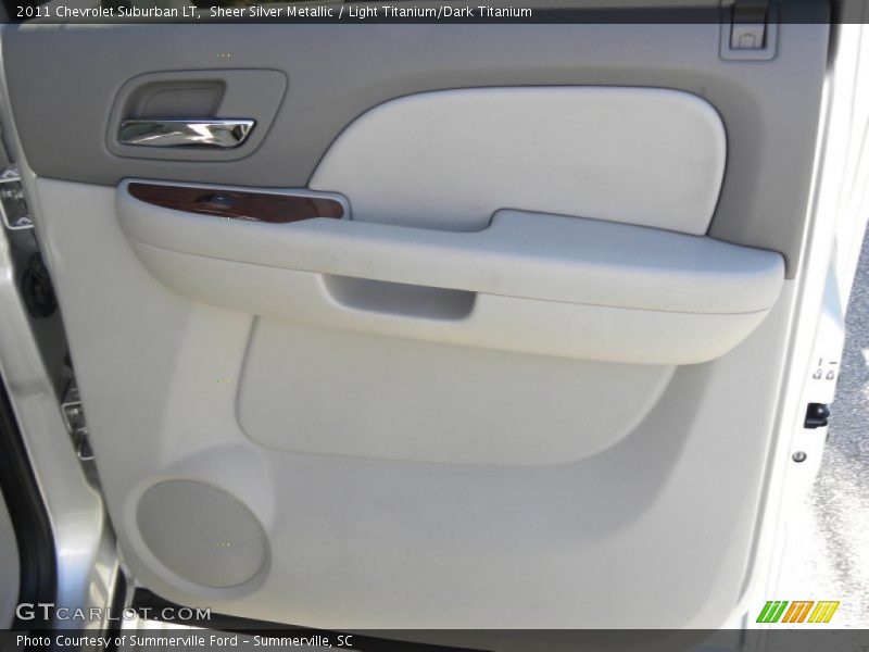 Sheer Silver Metallic / Light Titanium/Dark Titanium 2011 Chevrolet Suburban LT