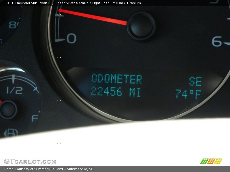 Sheer Silver Metallic / Light Titanium/Dark Titanium 2011 Chevrolet Suburban LT