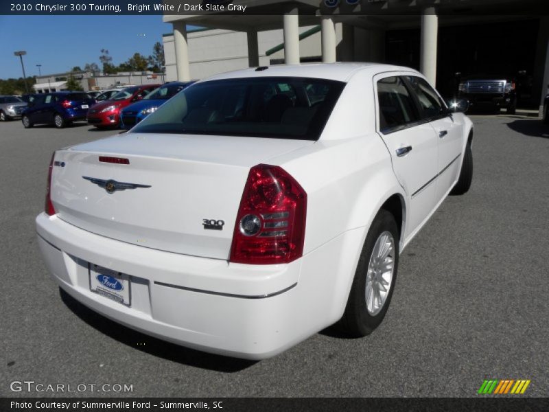 Bright White / Dark Slate Gray 2010 Chrysler 300 Touring