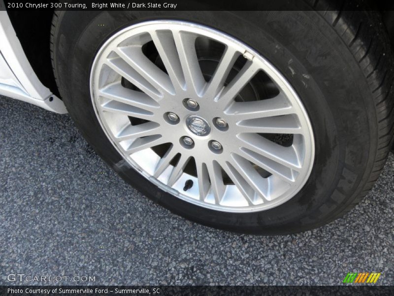 Bright White / Dark Slate Gray 2010 Chrysler 300 Touring