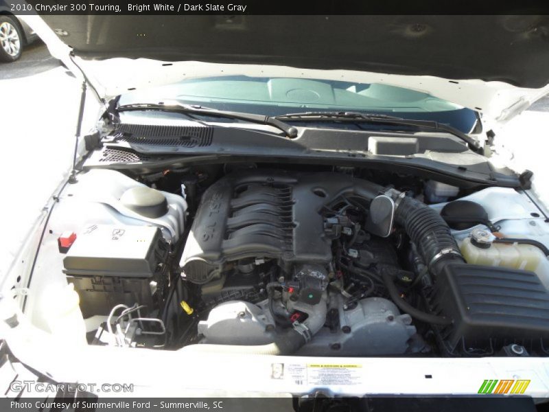 Bright White / Dark Slate Gray 2010 Chrysler 300 Touring