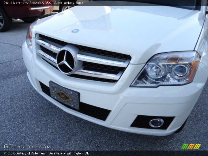 Arctic White / Black 2011 Mercedes-Benz GLK 350