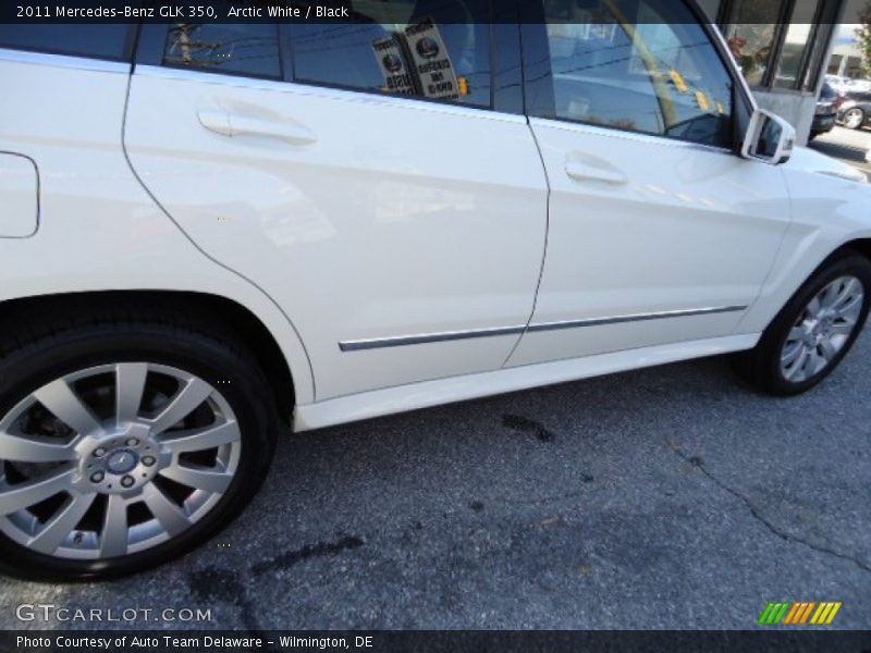 Arctic White / Black 2011 Mercedes-Benz GLK 350