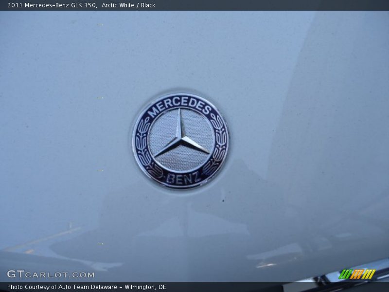 Arctic White / Black 2011 Mercedes-Benz GLK 350