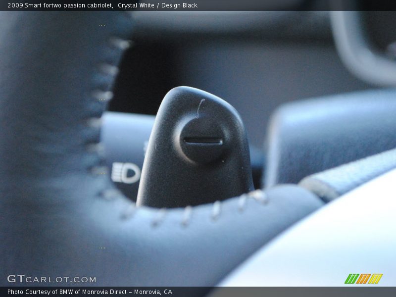 Crystal White / Design Black 2009 Smart fortwo passion cabriolet