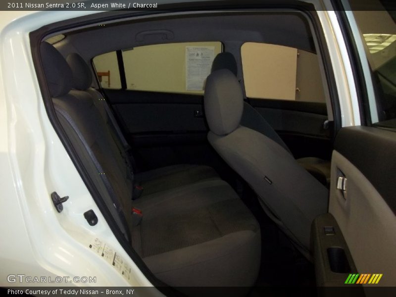 Aspen White / Charcoal 2011 Nissan Sentra 2.0 SR