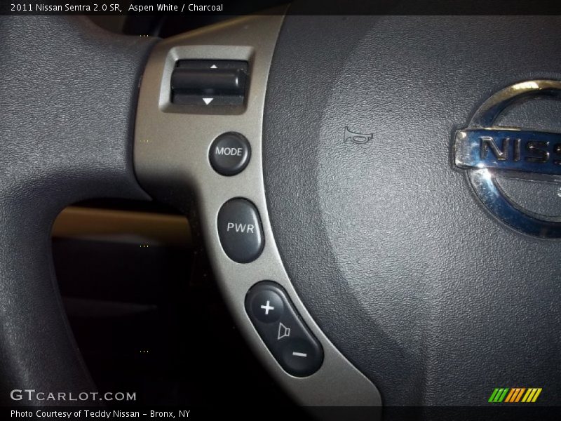 Aspen White / Charcoal 2011 Nissan Sentra 2.0 SR
