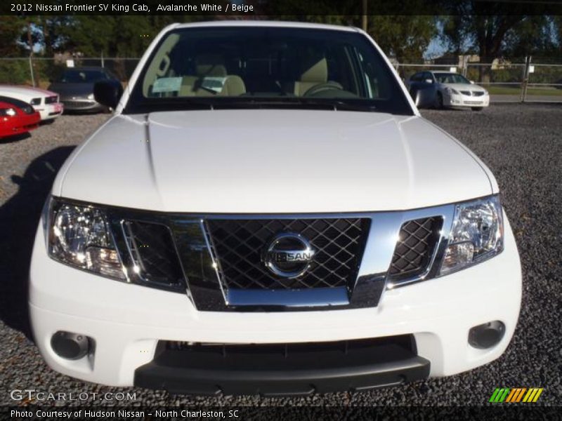 Avalanche White / Beige 2012 Nissan Frontier SV King Cab