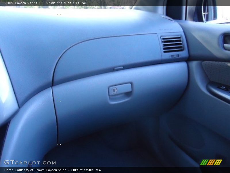 Silver Pine Mica / Taupe 2009 Toyota Sienna LE