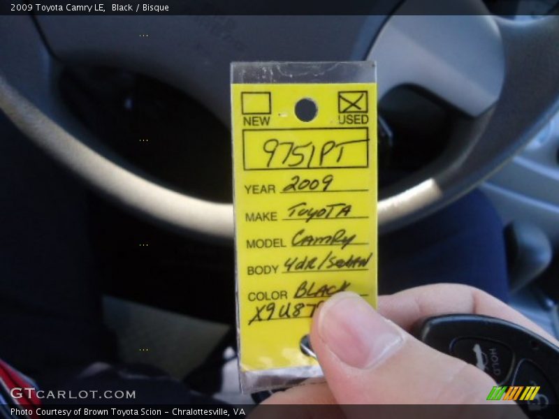 Black / Bisque 2009 Toyota Camry LE