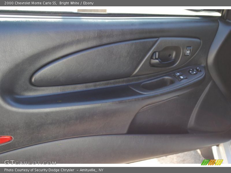 Bright White / Ebony 2000 Chevrolet Monte Carlo SS