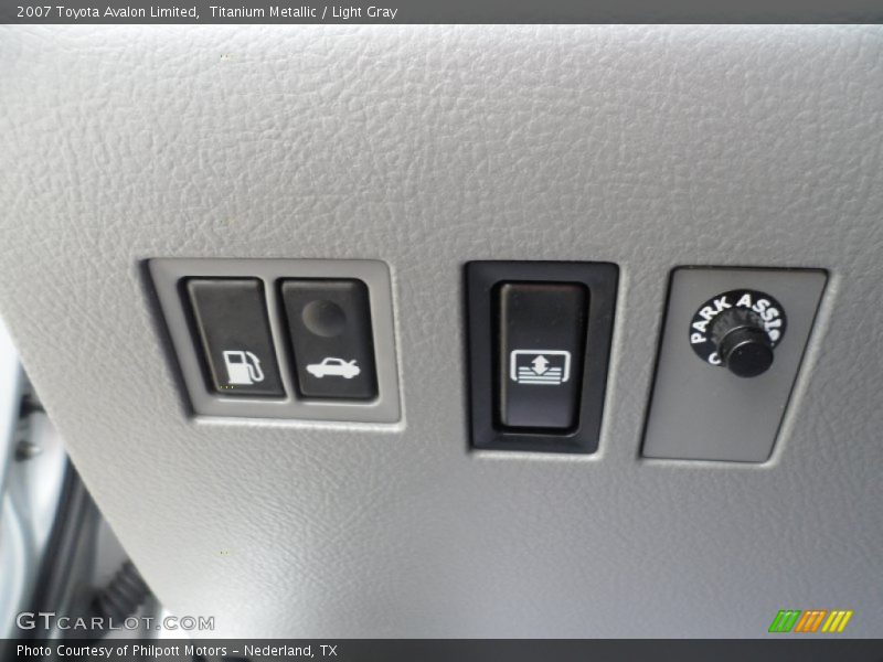 Titanium Metallic / Light Gray 2007 Toyota Avalon Limited