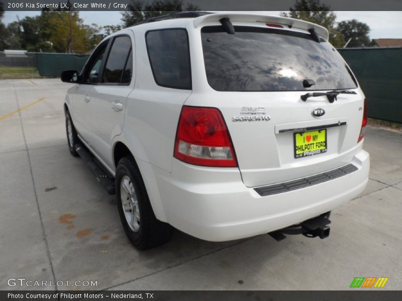 Clear White / Gray 2006 Kia Sorento LX