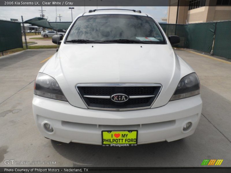 Clear White / Gray 2006 Kia Sorento LX