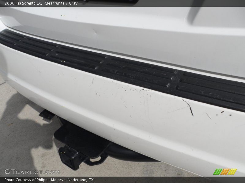 Clear White / Gray 2006 Kia Sorento LX
