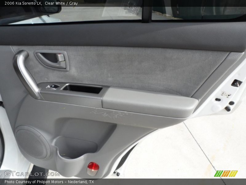 Clear White / Gray 2006 Kia Sorento LX