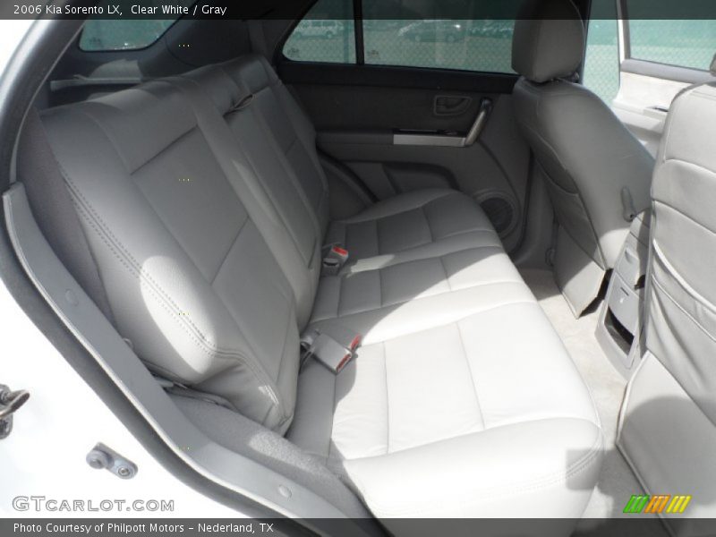 Clear White / Gray 2006 Kia Sorento LX