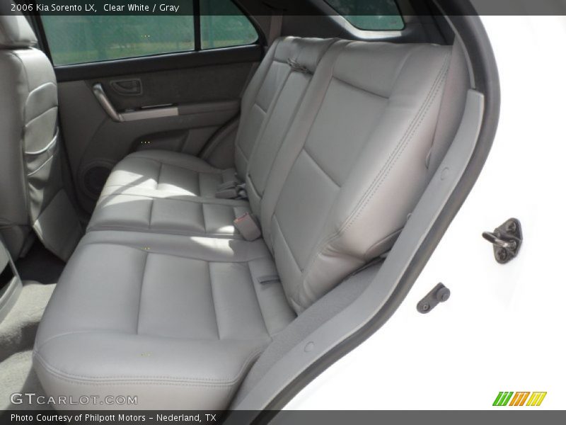 Clear White / Gray 2006 Kia Sorento LX