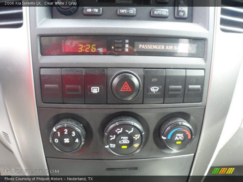 Clear White / Gray 2006 Kia Sorento LX