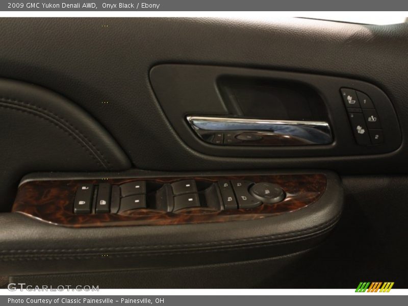 Onyx Black / Ebony 2009 GMC Yukon Denali AWD