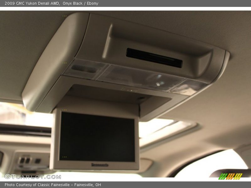 Onyx Black / Ebony 2009 GMC Yukon Denali AWD