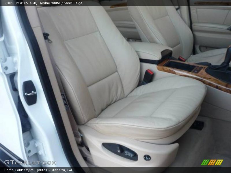 Alpine White / Sand Beige 2005 BMW X5 4.4i