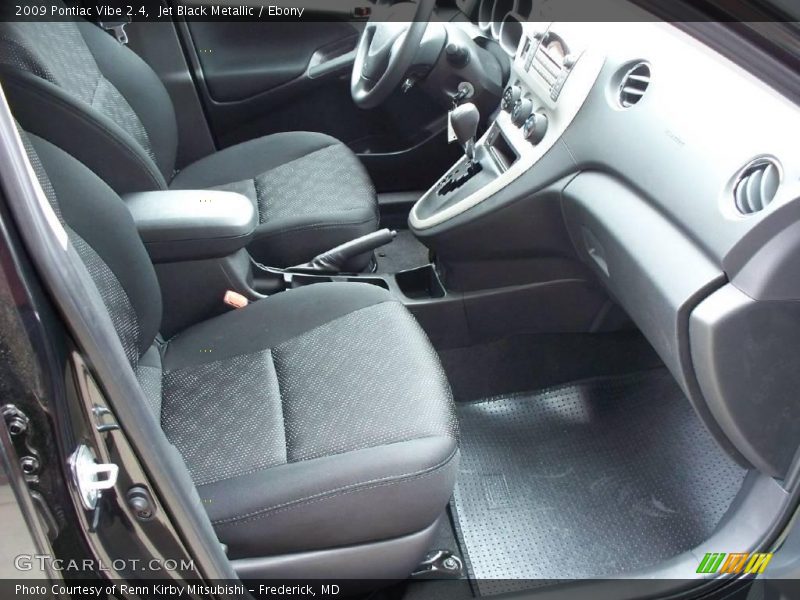 Jet Black Metallic / Ebony 2009 Pontiac Vibe 2.4