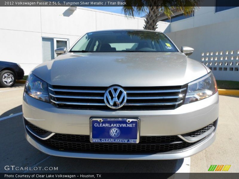 Tungsten Silver Metallic / Titan Black 2012 Volkswagen Passat 2.5L S