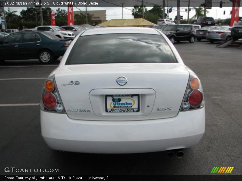 Cloud White / Blond Beige 2002 Nissan Altima 2.5 S