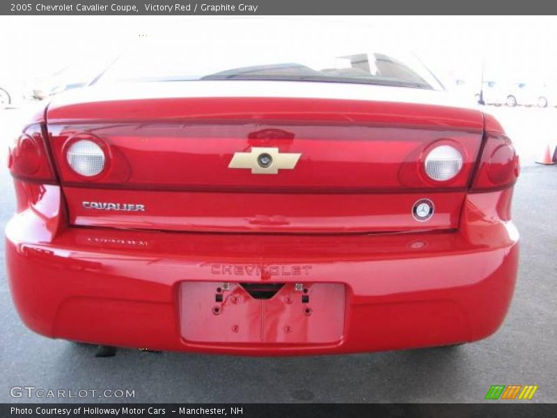 Victory Red / Graphite Gray 2005 Chevrolet Cavalier Coupe