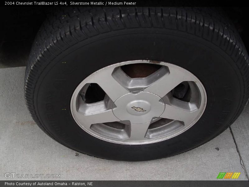 Silverstone Metallic / Medium Pewter 2004 Chevrolet TrailBlazer LS 4x4