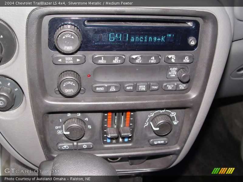 Silverstone Metallic / Medium Pewter 2004 Chevrolet TrailBlazer LS 4x4