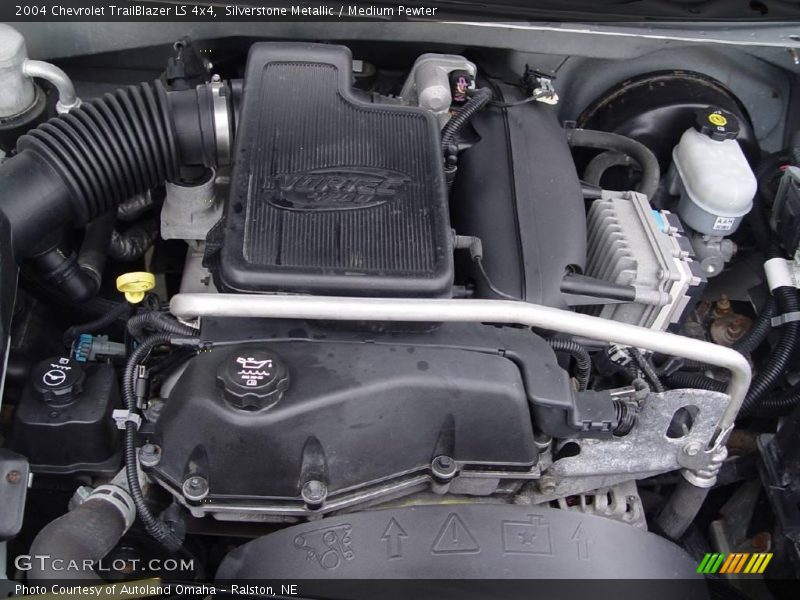 Silverstone Metallic / Medium Pewter 2004 Chevrolet TrailBlazer LS 4x4