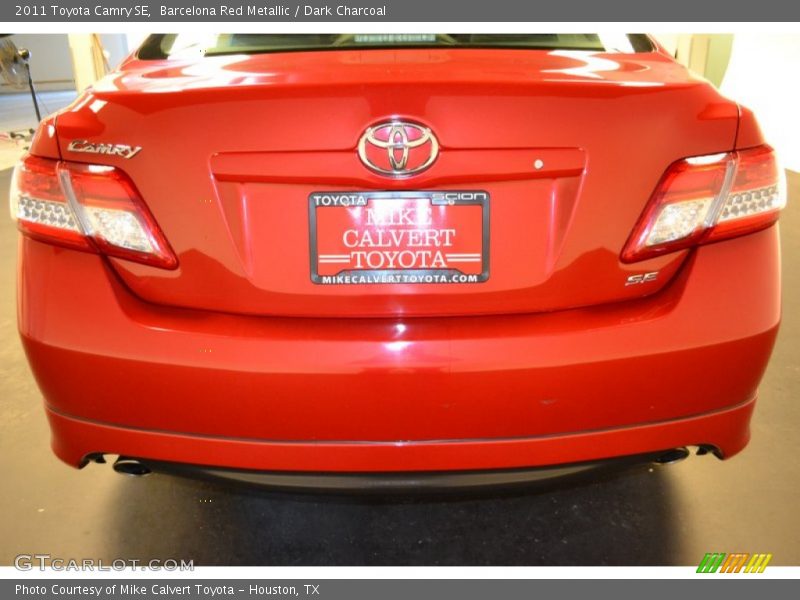 Barcelona Red Metallic / Dark Charcoal 2011 Toyota Camry SE