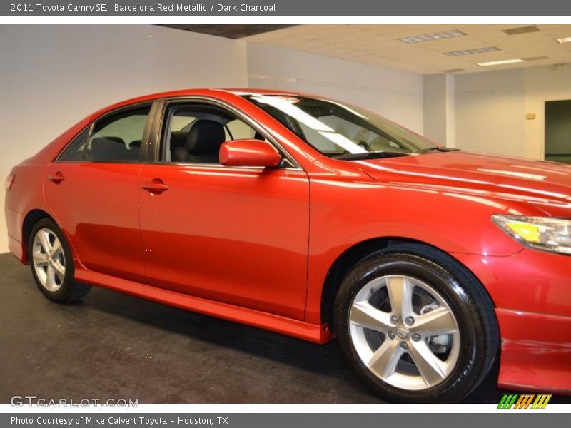 Barcelona Red Metallic / Dark Charcoal 2011 Toyota Camry SE