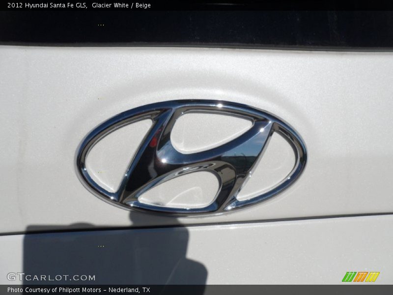 Glacier White / Beige 2012 Hyundai Santa Fe GLS