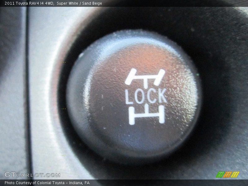 Super White / Sand Beige 2011 Toyota RAV4 I4 4WD